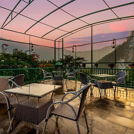 สเตอร์ลิง คอร์เบต Hotel Garjia ภายนอก รูปภาพ