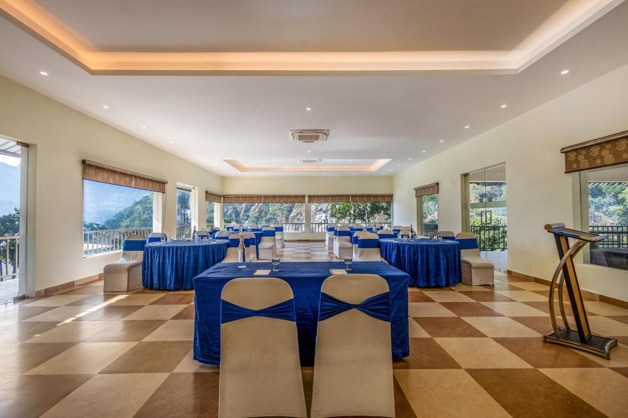 สเตอร์ลิง คอร์เบต Hotel Garjia ภายนอก รูปภาพ