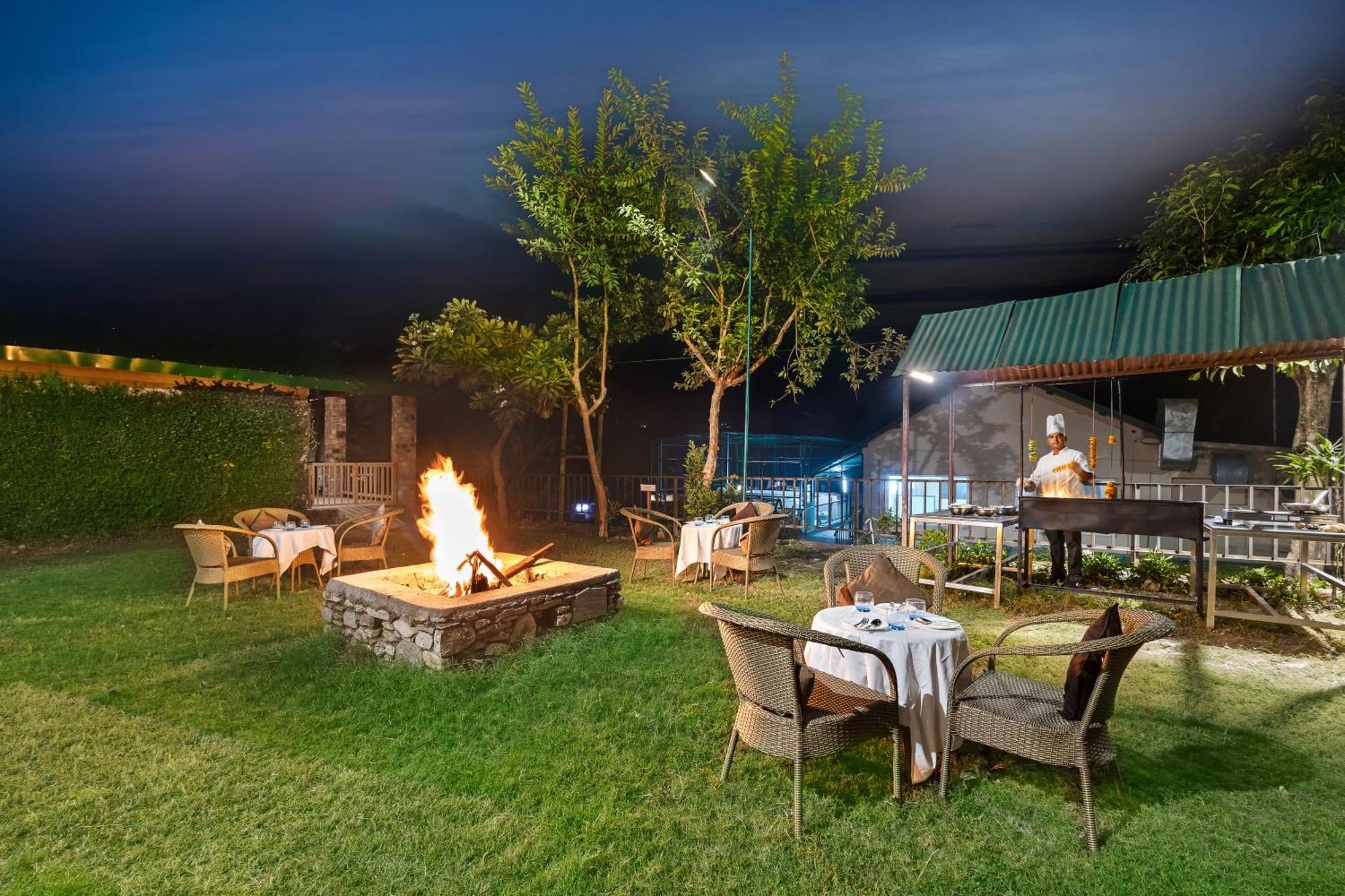 สเตอร์ลิง คอร์เบต Hotel Garjia ภายนอก รูปภาพ