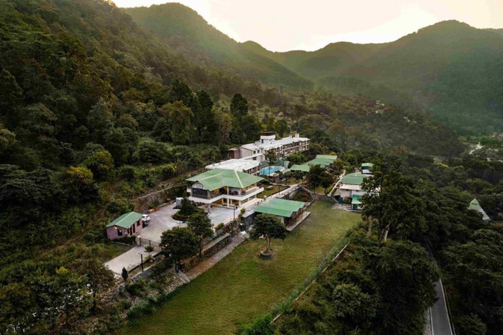 สเตอร์ลิง คอร์เบต Hotel Garjia ภายนอก รูปภาพ