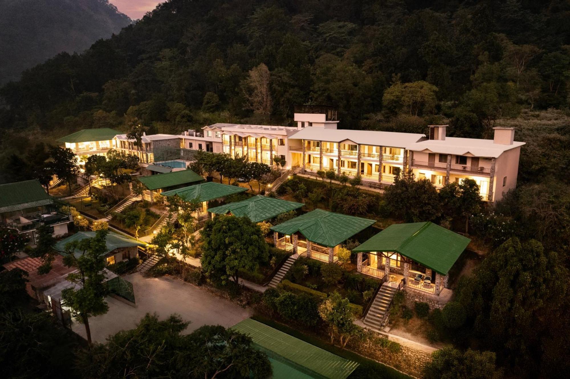 สเตอร์ลิง คอร์เบต Hotel Garjia ภายนอก รูปภาพ