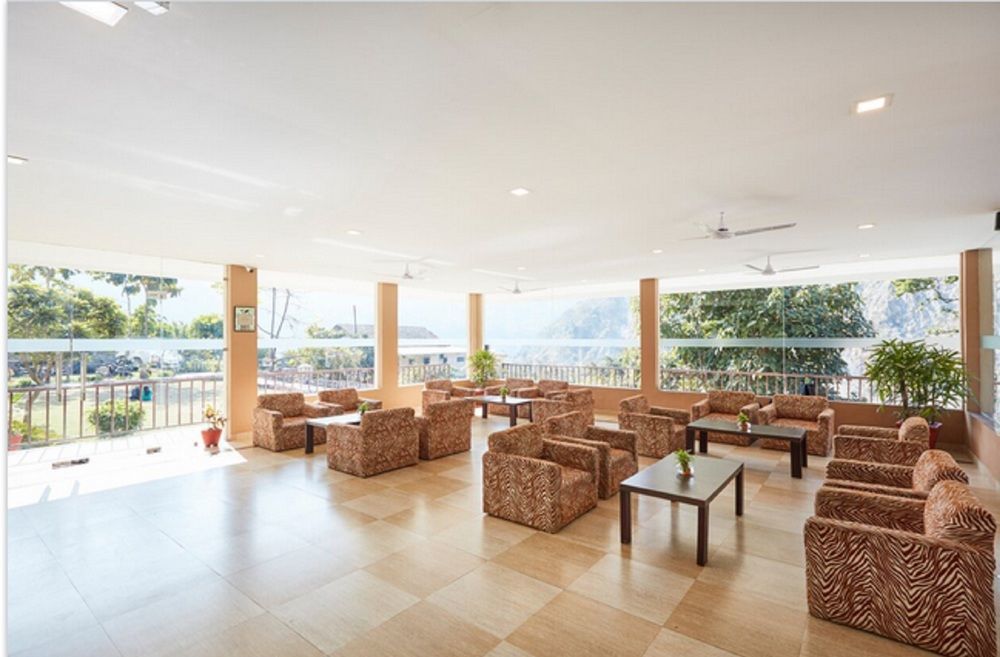 สเตอร์ลิง คอร์เบต Hotel Garjia ภายนอก รูปภาพ